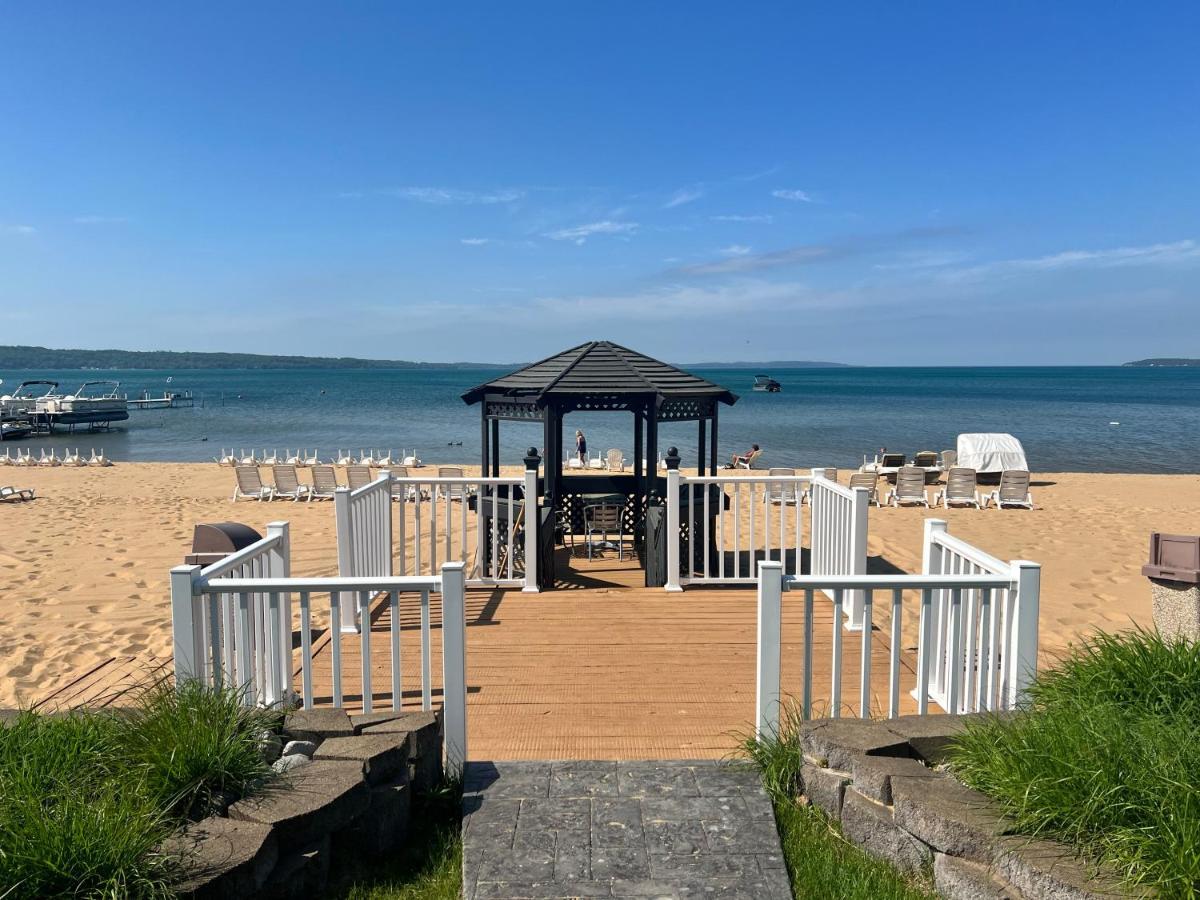 The Beach Haus - مدينة ترافيرز المظهر الخارجي الصورة