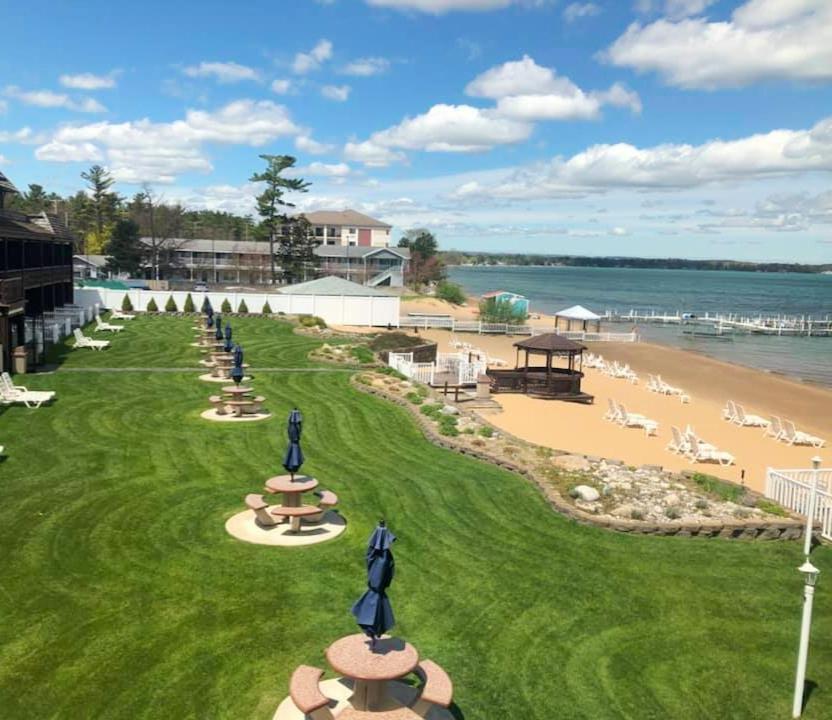 The Beach Haus - مدينة ترافيرز المظهر الخارجي الصورة